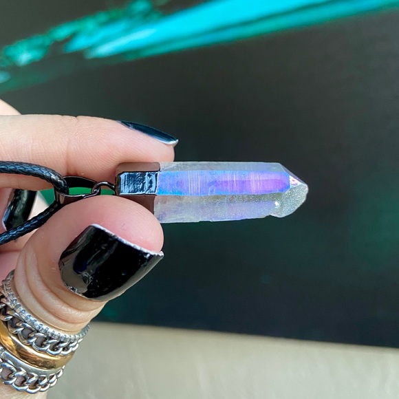 Genuine aura iridescent crystal on leather cord - Picture 6 of 12